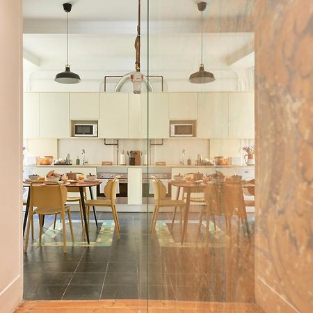 Sunny Pink Street Historical Apt, By Timecooler Lisboa Екстериор снимка