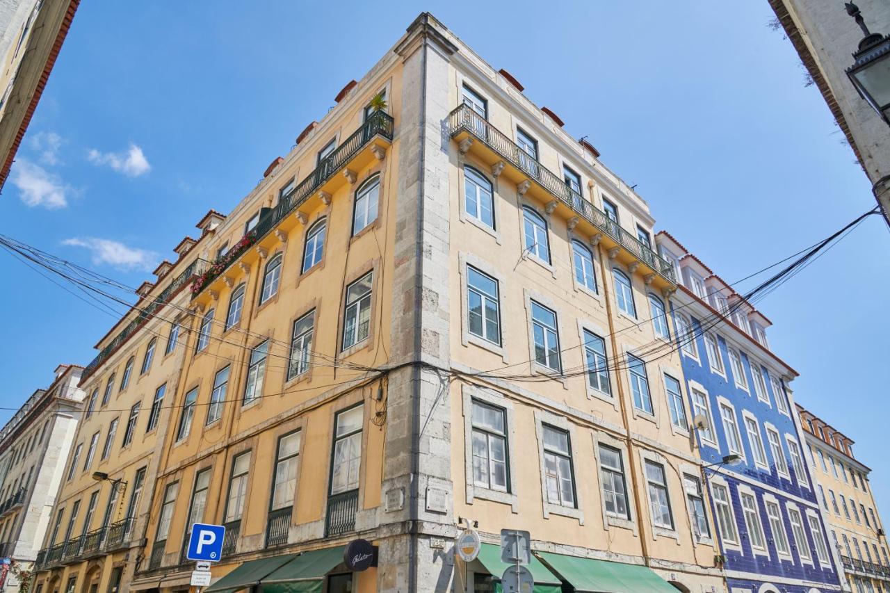 Sunny Pink Street Historical Apt, By Timecooler Lisboa Екстериор снимка