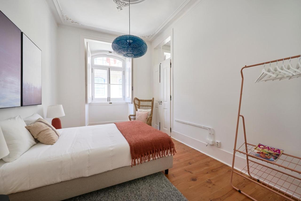 Sunny Pink Street Historical Apt, By Timecooler Lisboa Екстериор снимка