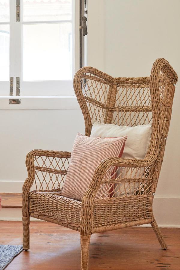 Sunny Pink Street Historical Apt, By Timecooler Lisboa Екстериор снимка