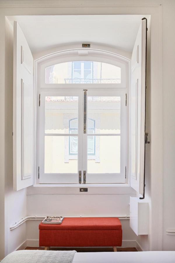 Sunny Pink Street Historical Apt, By Timecooler Lisboa Екстериор снимка
