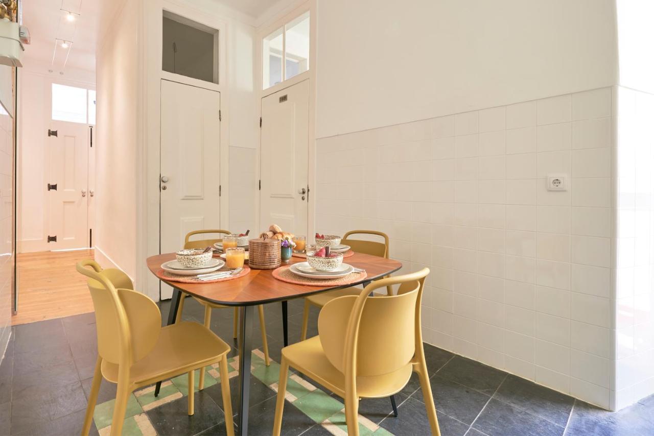 Sunny Pink Street Historical Apt, By Timecooler Lisboa Екстериор снимка