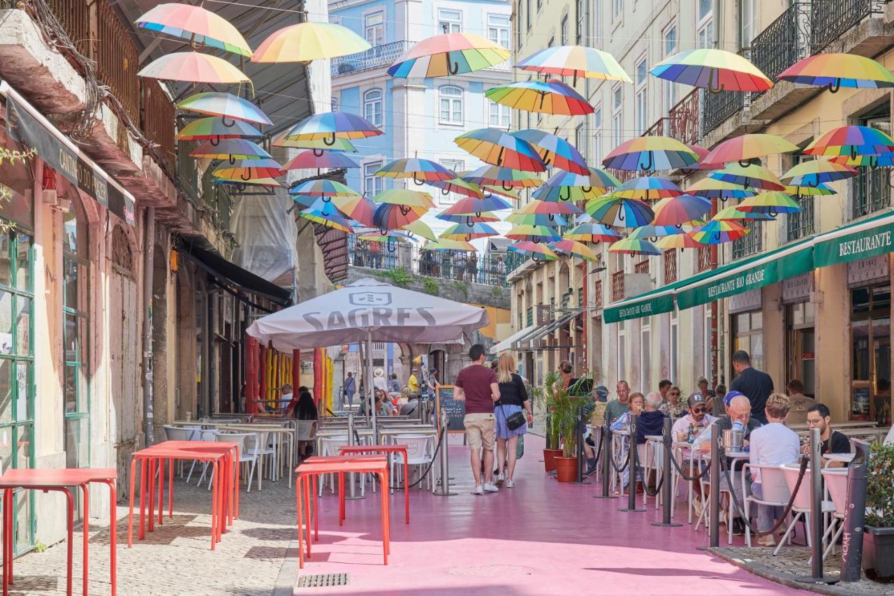 Sunny Pink Street Historical Apt, By Timecooler Lisboa Екстериор снимка